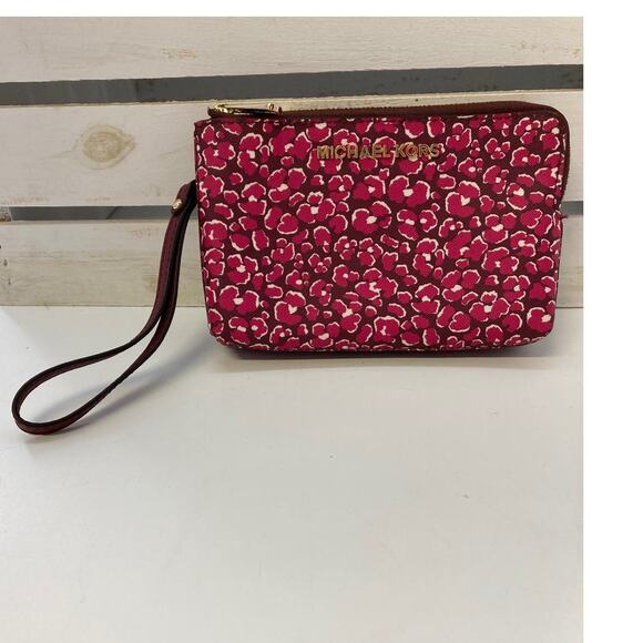 MICHAEL KORS, MEDIUM PINK, WINE, SAFFIANO LEATHER WRISTLET - Picture 1 of 11